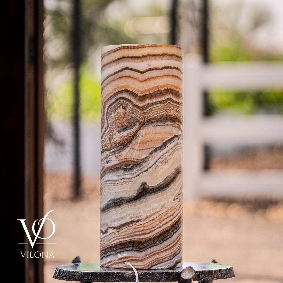 Sahara Onyx Cylinder Table Lamp – 20” Natural Stone Lamp